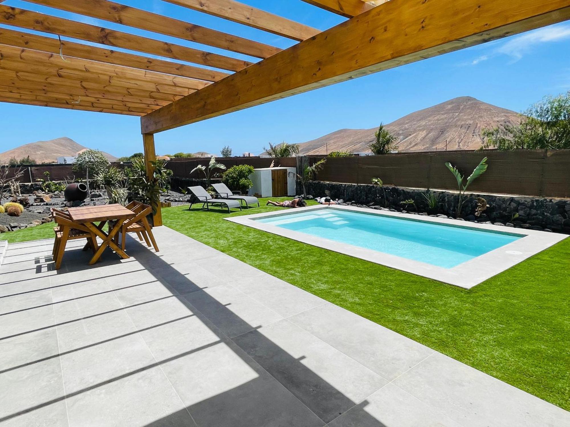 Bungalow + Piscina Independiente Ла-Олива Экстерьер фото